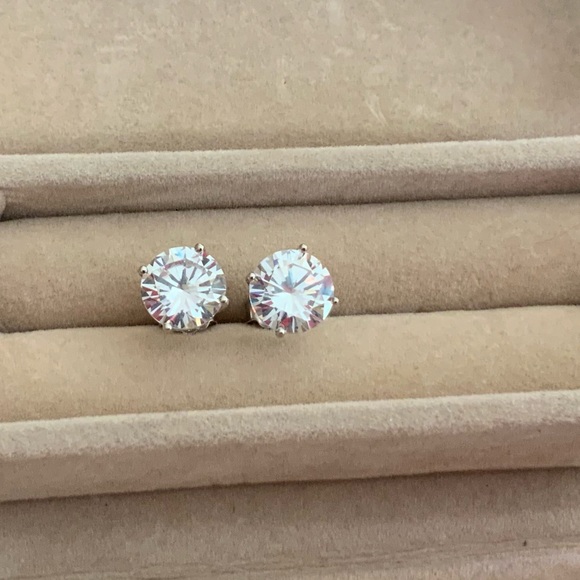 Nordstrom rack Sterling Silver Round Cut CZ Studs earrings - Picture 5 of 10